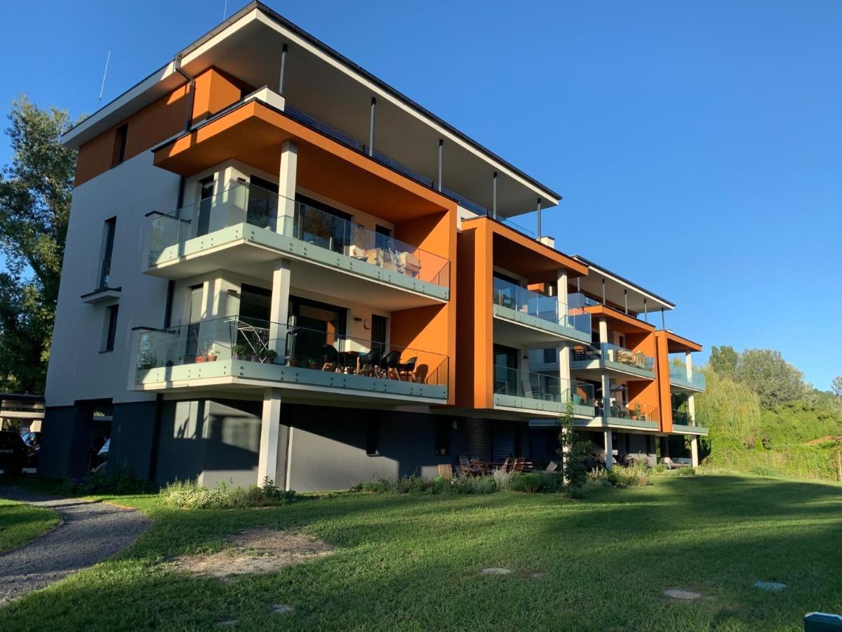 Fűz Liget Üdülőpark Balatonfůzfő Exterior foto