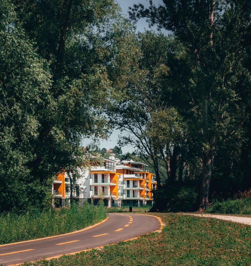 Fűz Liget Üdülőpark Balatonfůzfő Exterior foto