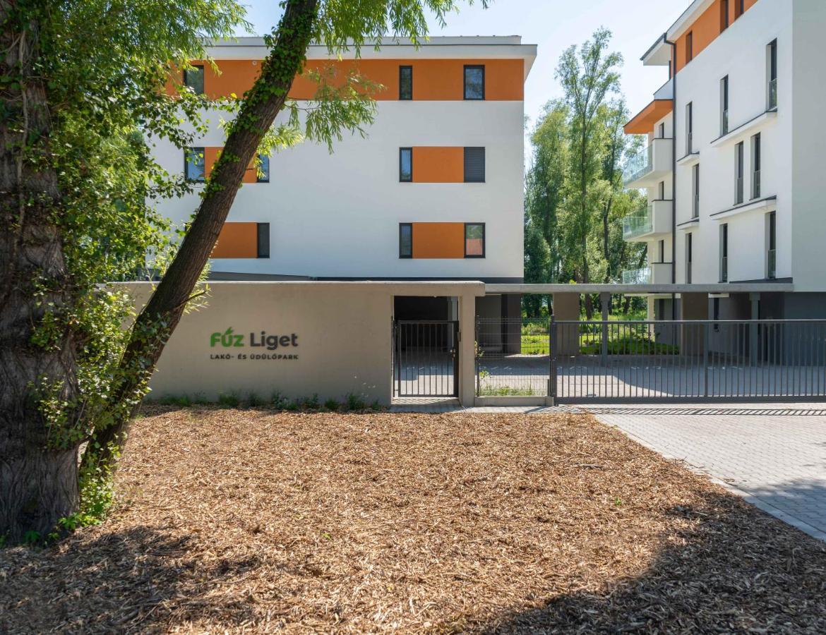 Fűz Liget Üdülőpark Balatonfůzfő Exterior foto